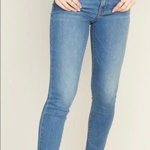 Mid-Rise Pop Icon Skinny jeans